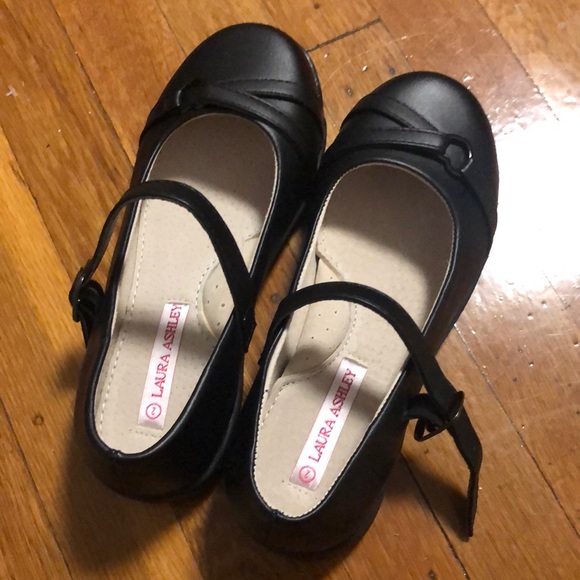 Laura Ashley Shoes Girls School Shoes Laura Ashley Size 2 Poshmark Laura Ashley Shoes Girls School Shoes Laura Ashley Size 2 Poshmark